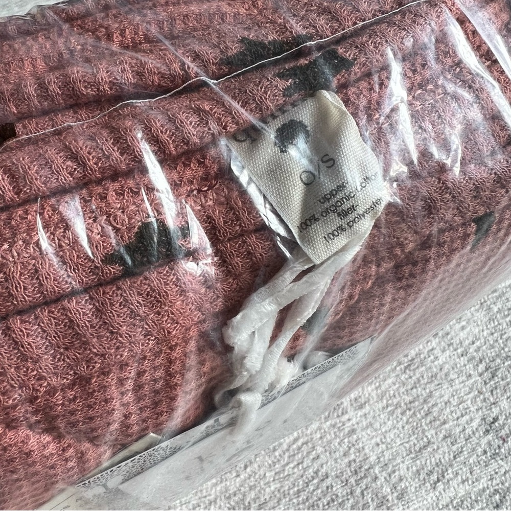 Kate Quinn Rose Star / Moon Pattern Organic Cotton Thermal NWT Quilt - Picture 5 of 7